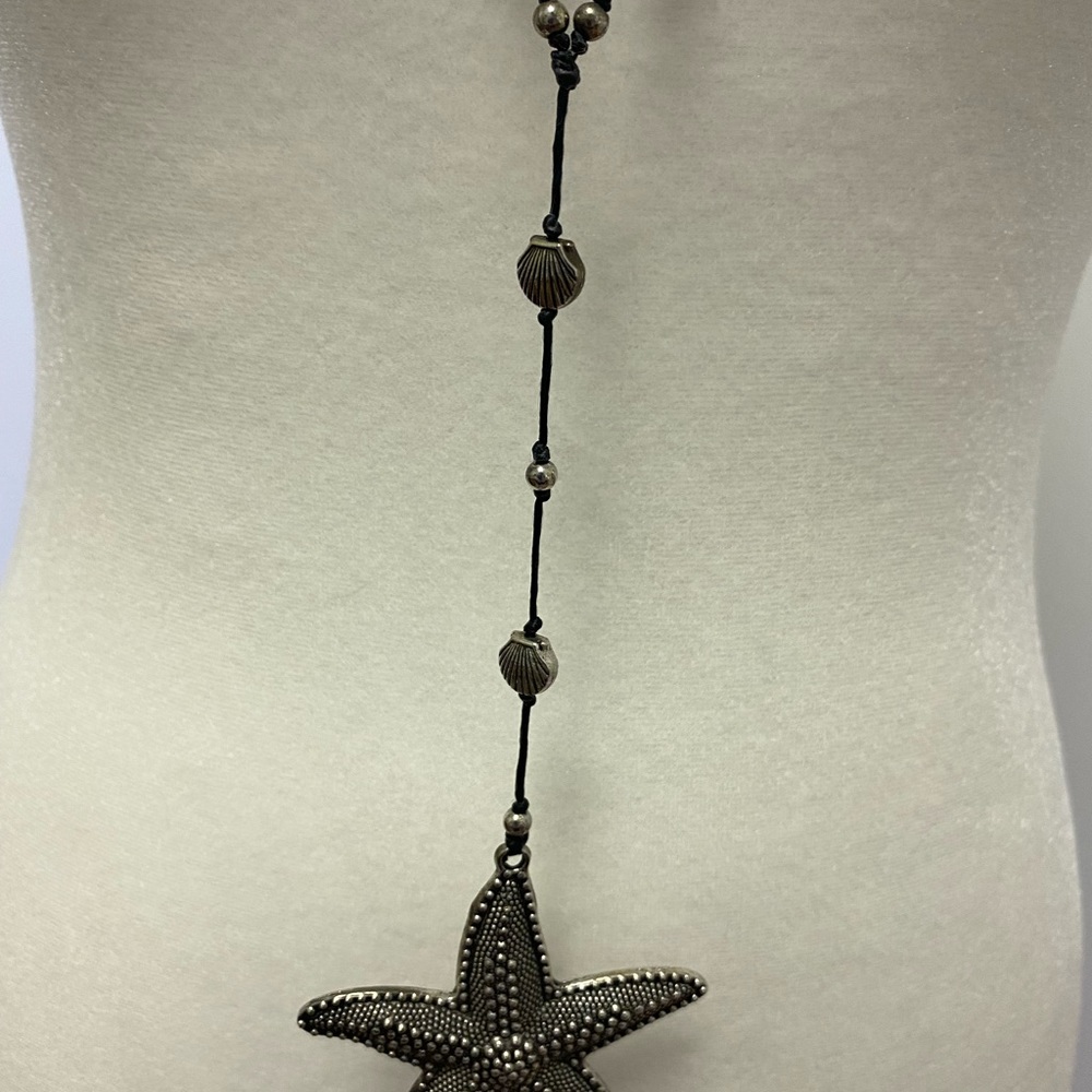 Three long necklaces in excellent condition. Rarely worn. - Picture 7 of 16